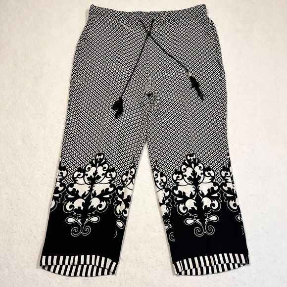 Chico's Pants - Chico's Wide Leg Ankle Pants Black Geometric Pockets Pull On‎ 2P Petite US 12P